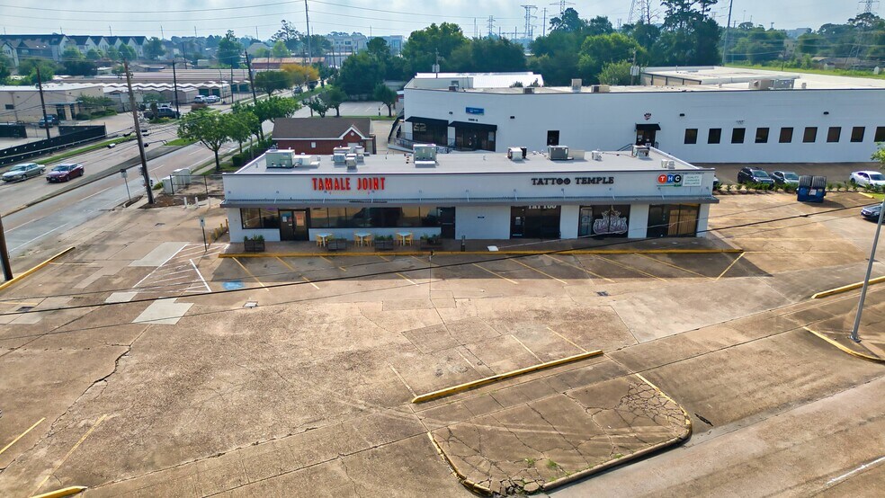 3350 E TC Jester Blvd, Houston, TX à louer - Photo de l’immeuble – Image 1 sur 4