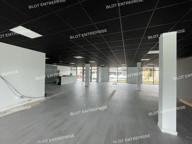 Local commercial dans Landerneau à louer - Photo intérieure – Image 3 sur 12