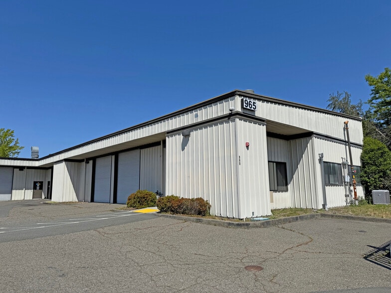 965 Piner Pl, Santa Rosa, CA à louer - Photo de l’immeuble – Image 1 sur 3