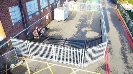 Terrain dans East Lane, Wembley à louer Photo principale– Image 1 sur 3