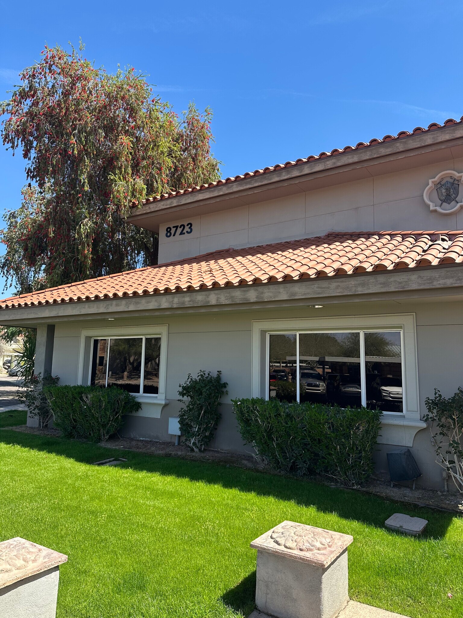 8723 E Via de Commercio, Scottsdale, AZ à louer Photo principale– Image 1 sur 9