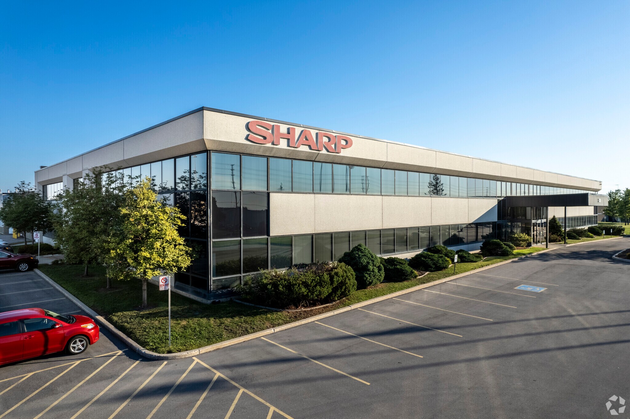 335 Britannia Rd E, Mississauga, ON à louer Photo principale– Image 1 sur 4