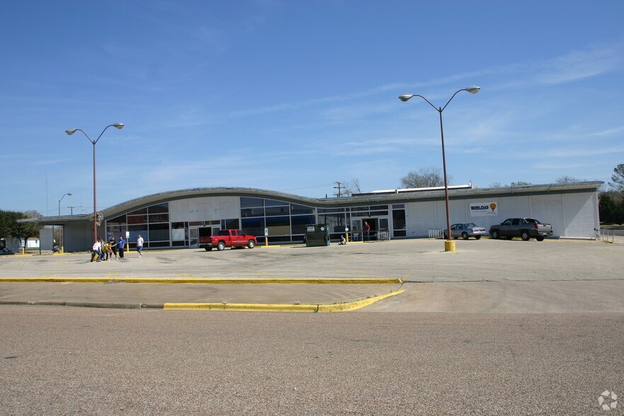 104 N Paris St, Mexia, TX à vendre - Photo de l’immeuble – Image 2 sur 3