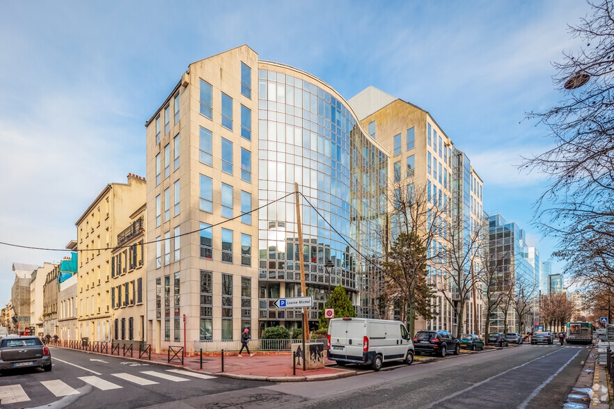 38 Rue Jacques Ibert, Levallois-Perret à louer - Photo principale – Image 1 sur 4