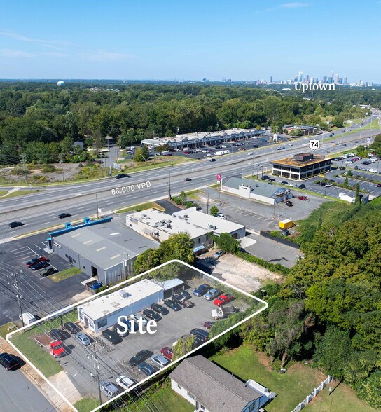 2619 Sharon Amity Rd, Charlotte, NC à vendre - Photo de l’immeuble – Image 2 sur 7