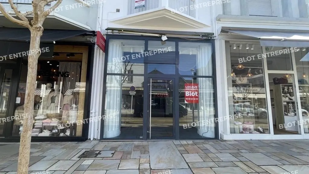 Local commercial dans La Baule-Escoublac à louer Photo principale– Image 1 sur 8