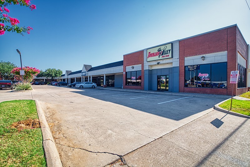 359 Lake Park Rd, Lewisville, TX à louer - Photo de l’immeuble – Image 3 sur 3