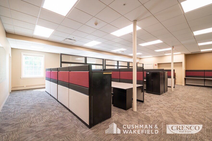 4420 Sherwin Rd, Willoughby, OH à louer - Photo de l’immeuble – Image 3 sur 20