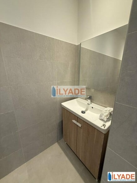 5 Rue Saint Jacques, Marseille à louer - Photo de l’immeuble – Image 3 sur 7
