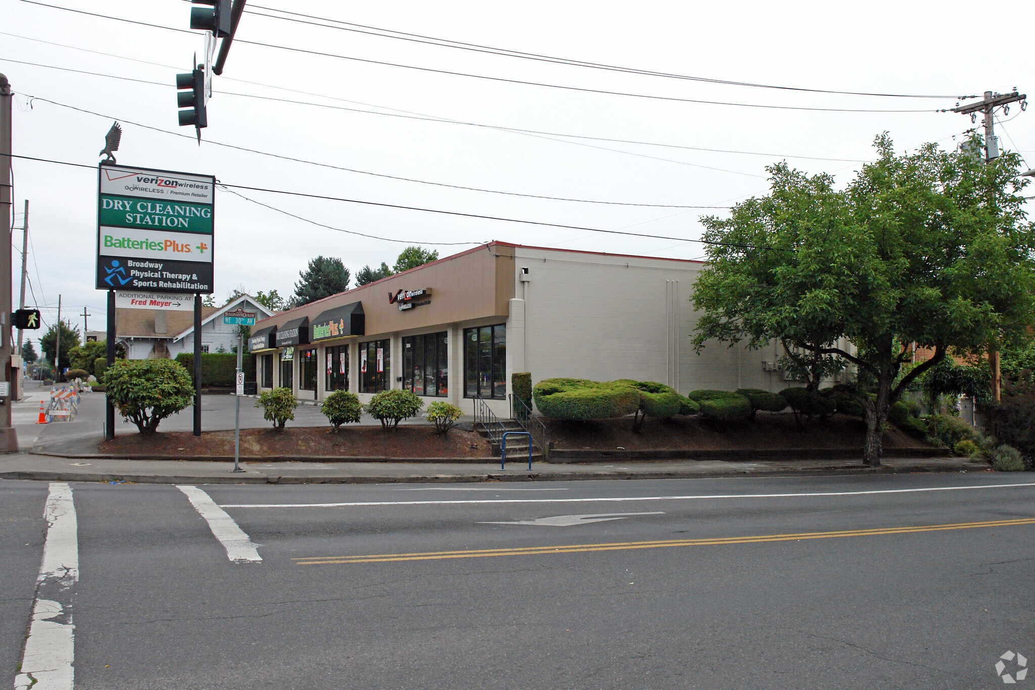 3004-3016 NE Broadway St, Portland, OR à vendre Photo principale– Image 1 sur 15