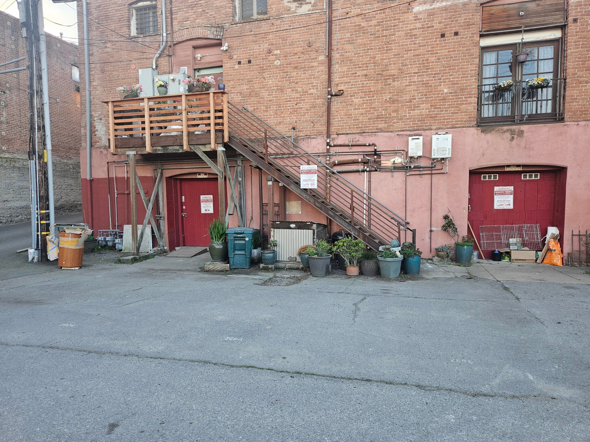 260 N Petaluma Blvd, Petaluma, CA à louer Photo de l’immeuble– Image 1 sur 11