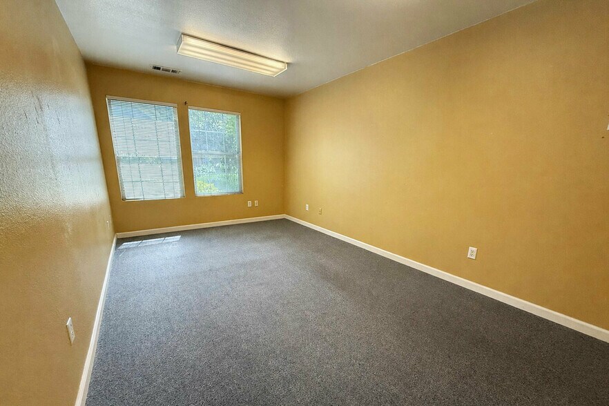 35 Heritage Ln, Chico, CA à louer - Photo de l’immeuble – Image 2 sur 4