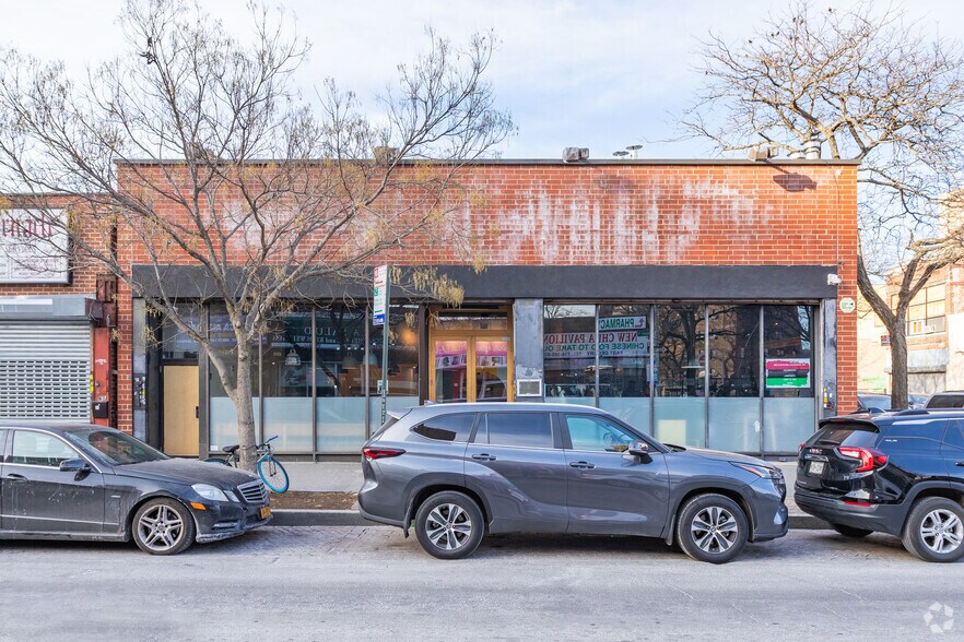 69-71 Belmont Ave, Brooklyn, NY à louer - Photo de l’immeuble – Image 3 sur 5