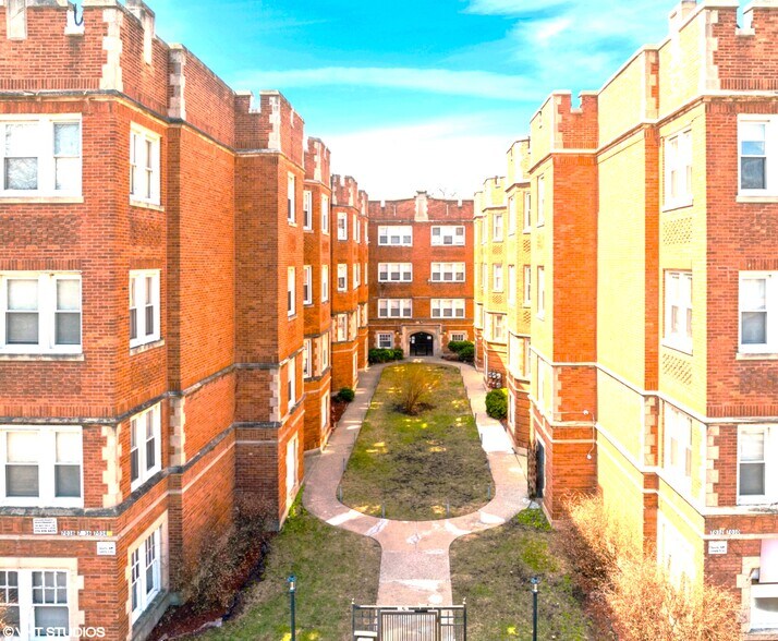 7030 S Cregier Ave, Chicago, IL à vendre - Photo de l’immeuble – Image 1 sur 16