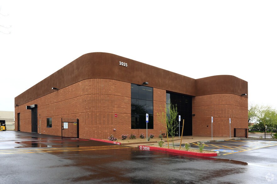 2025 W Quail Ave, Phoenix, AZ à vendre - Photo de l’immeuble – Image 1 sur 12