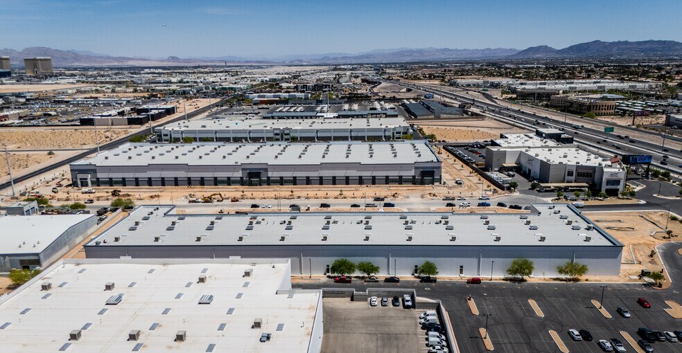 6551 Westwind Rd, Las Vegas, NV à louer - Photo de l’immeuble – Image 3 sur 5