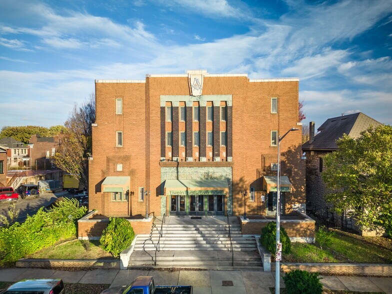 1052 S Kingshighway Blvd, Saint Louis, MO à vendre - Photo de l’immeuble – Image 2 sur 56