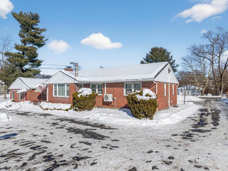 69 Old Temple Hill Rd, New Windsor Township, NY à vendre - Photo de l’immeuble – Image 1 sur 13