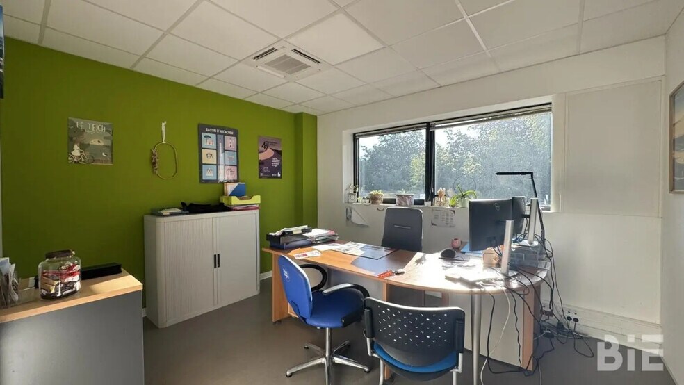 Bureau dans Pessac à louer - Photo de l’immeuble – Image 1 sur 5