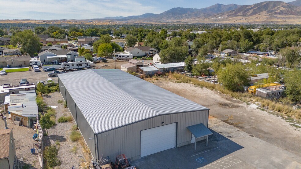 7079 W Gates Ave, West Valley City, UT à vendre - Photo de l’immeuble – Image 2 sur 6