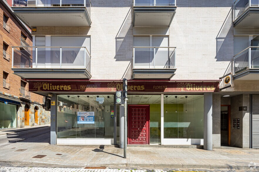 Local commercial dans Terrassa, Barcelona à louer - Photo de l’immeuble – Image 3 sur 3