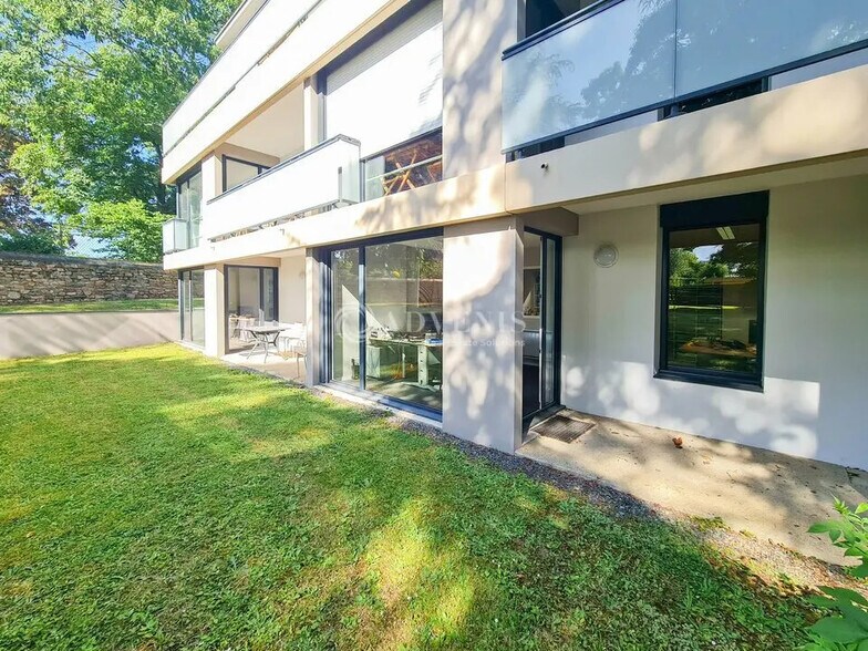 Bureau dans Saint-Brieuc à vendre - Photo de l’immeuble – Image 2 sur 8