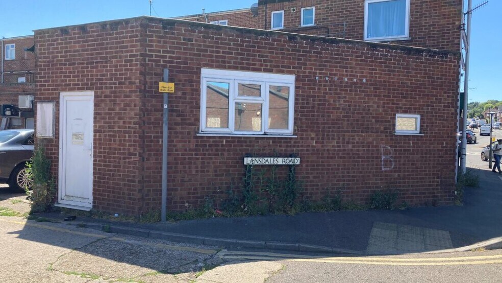 47 Desborough Av, High Wycombe à louer - Photo de l’immeuble – Image 1 sur 3