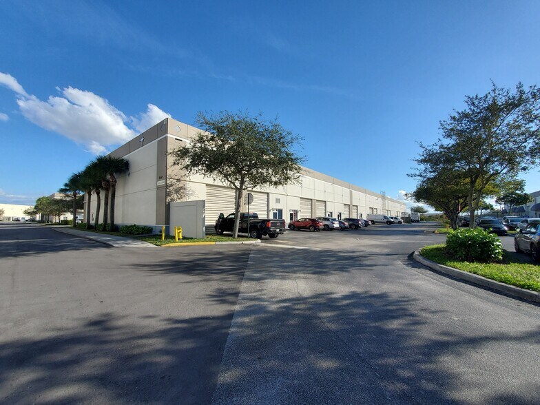 12062-12090 Miramar Pky, Miramar, FL à louer - Photo de l’immeuble – Image 2 sur 4