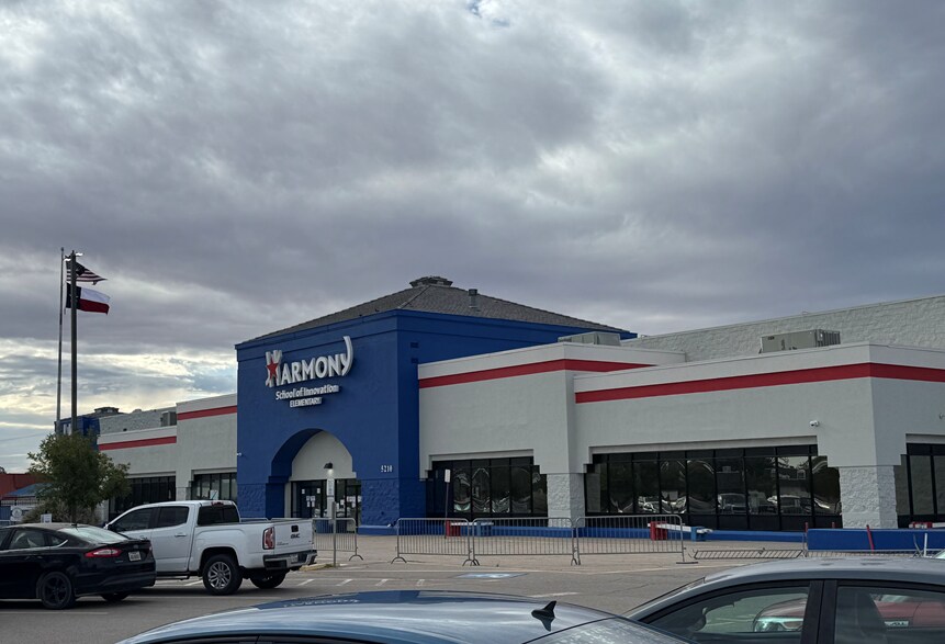 10060 Rushing Rd, El Paso, TX à louer - Photo de l’immeuble – Image 3 sur 7