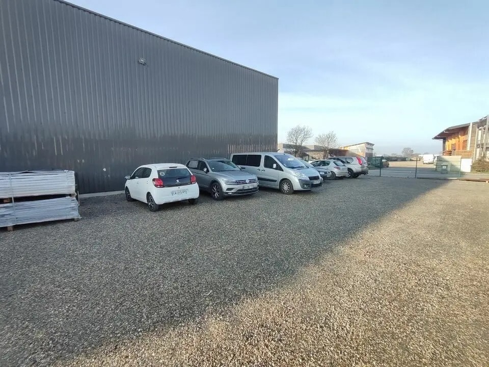 Bureau dans Janneyrias à louer Photo de l’immeuble– Image 1 sur 8