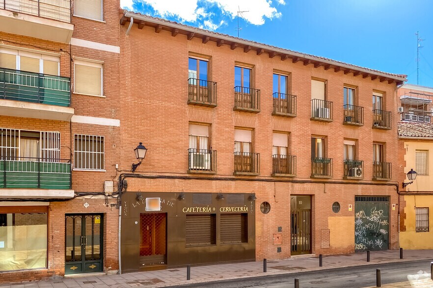 Immeuble residentiel dans Alcalá de Henares, Madrid à vendre - Photo de l’immeuble – Image 2 sur 2
