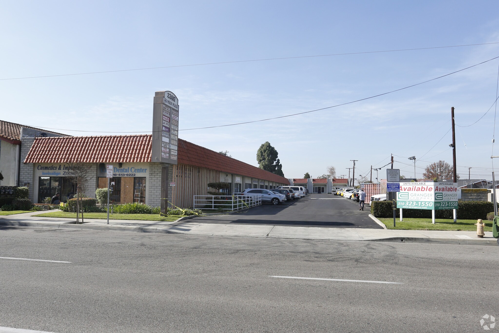 23517 S Main St, Carson, CA à louer Photo principale– Image 1 sur 6
