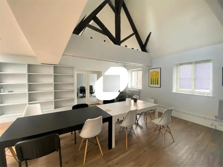 Bureau dans Lille à louer - Photo de l’immeuble – Image 3 sur 11