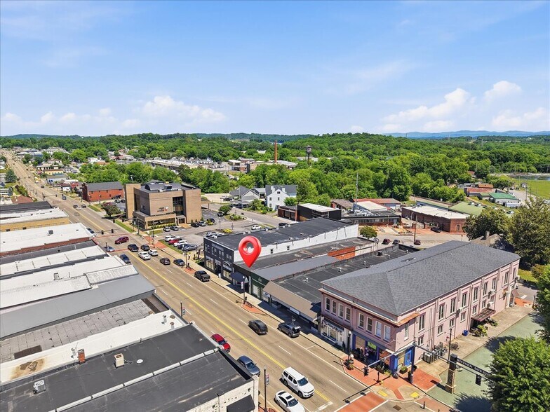 110 E Broadway St, Lenoir City, TN à vendre - Photo de l’immeuble – Image 3 sur 11