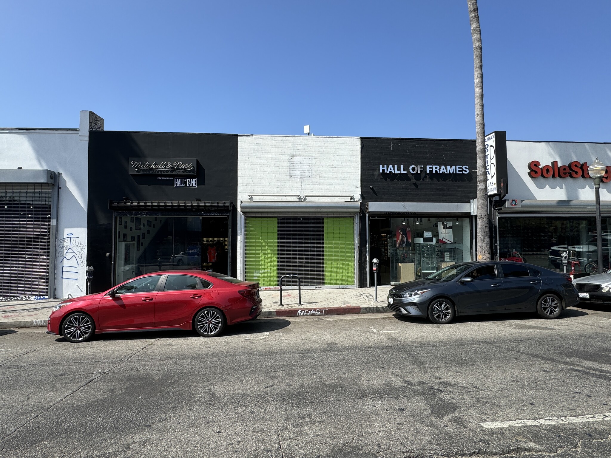 449-451 N Fairfax Ave, Los Angeles, CA à louer Photo de l’immeuble– Image 1 sur 12