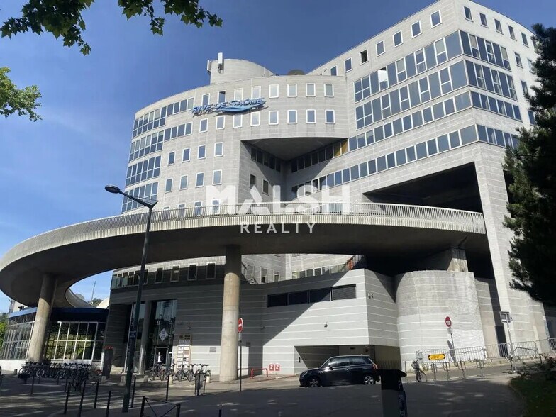 Bureau dans Lyon à louer - Photo de l’immeuble – Image 1 sur 11