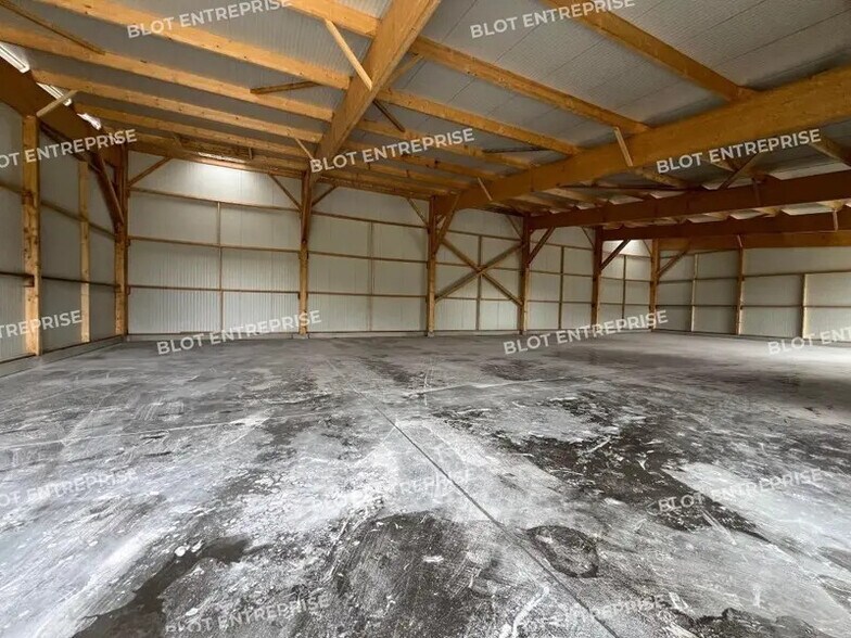 Industriel/Logistique dans Pléchâtel à louer - Photo intérieure – Image 1 sur 3