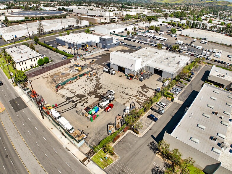 404 N Berry St, Brea, CA à louer - Photo de l’immeuble – Image 2 sur 9