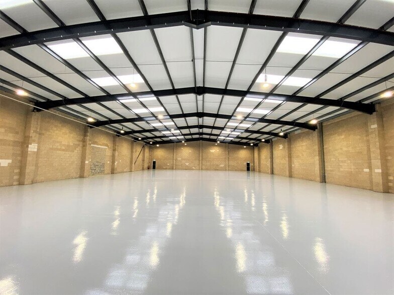 3-4 Fairfield Trade Park, Kingston Upon Thames à louer - Photo intérieure – Image 2 sur 39