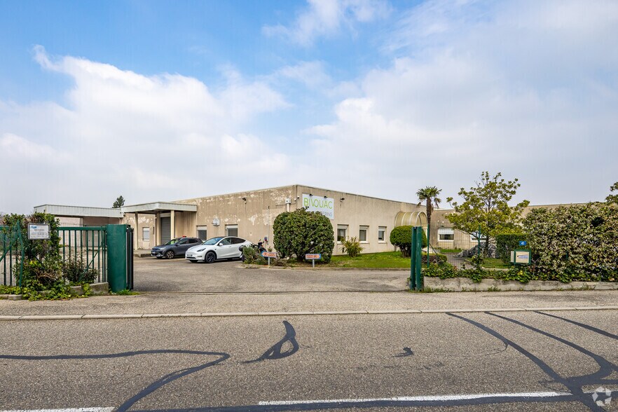 Industriel/Logistique dans Corbas à louer - Photo principale – Image 1 sur 2