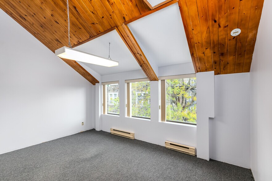 50 Rue Saint-Charles O, Longueuil, QC à louer - Photo intérieure – Image 3 sur 20