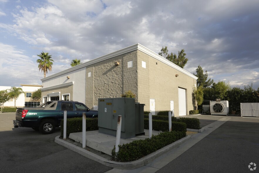 1341 Riverview Dr, San Bernardino, CA à louer - Photo de l’immeuble – Image 2 sur 3