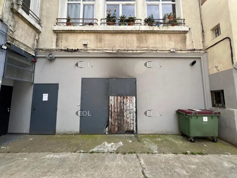 Local d’activités dans Le Pré-Saint-Gervais à louer - Photo de l’immeuble – Image 1 sur 3