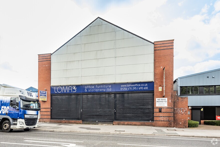 107 King St, Blackburn à louer - Photo de l’immeuble – Image 2 sur 2