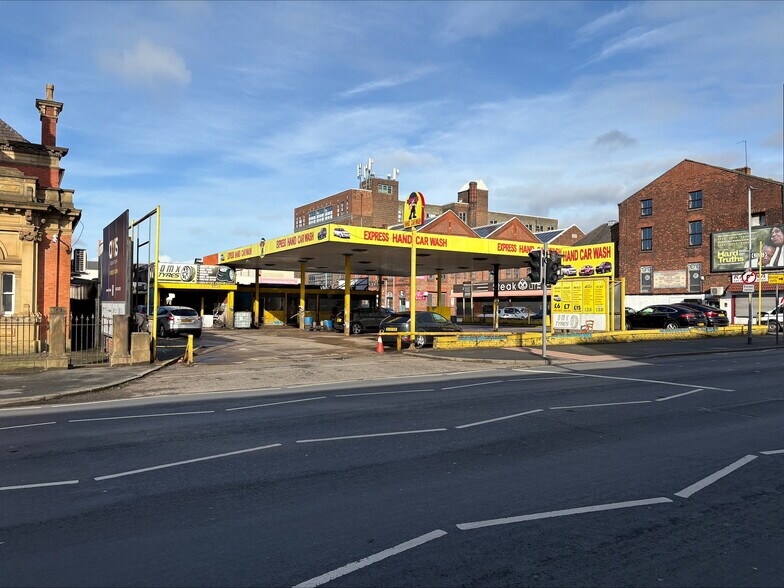 111 Cheetham Hill Rd, Manchester à vendre - Photo de l’immeuble – Image 2 sur 3