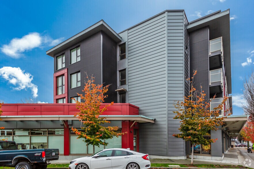 1716-1730 Kingsway, Vancouver, BC à vendre - Photo de l’immeuble – Image 2 sur 3
