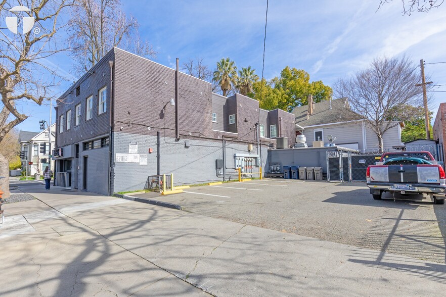 605 15th St, Sacramento, CA à vendre - Photo de l’immeuble – Image 3 sur 22