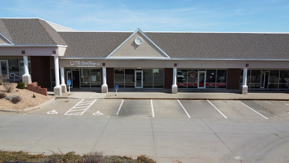 2725-2819 100th St, Urbandale, IA à louer - Photo principale – Image 1 sur 5