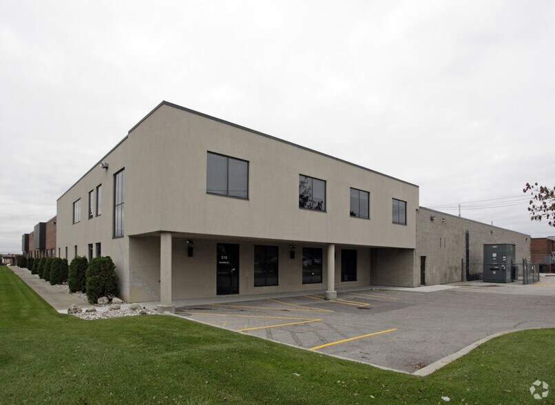 510 Garyray Dr, Toronto, ON à louer - Photo principale – Image 1 sur 2