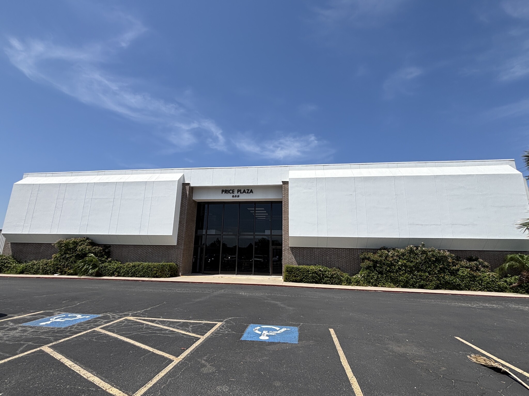 855 W Price Rd, Brownsville, TX à louer Photo de l’immeuble– Image 1 sur 24